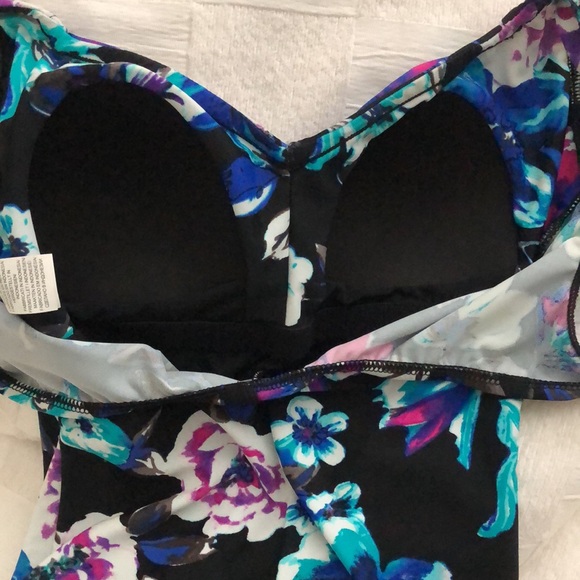NEW! Instant Minimizer One Piece Swimsuit - Picture 4 of 7